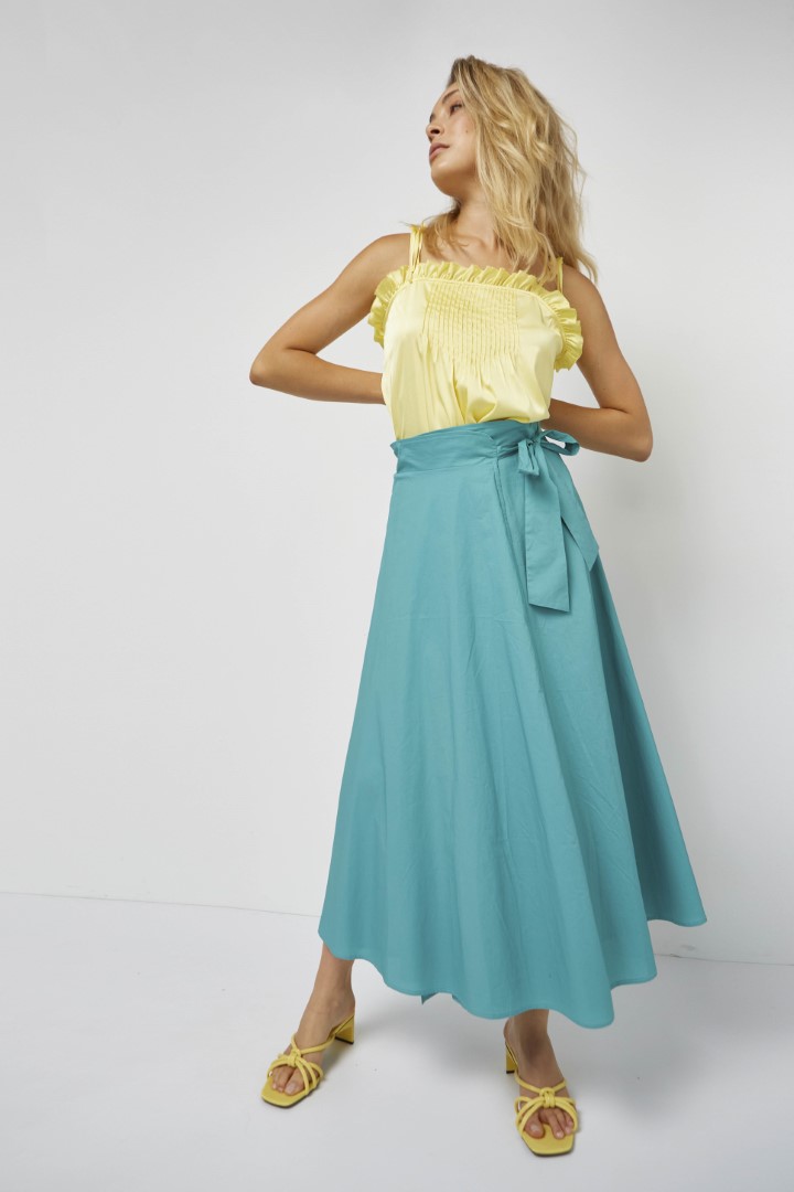 Wrap skirt with bow