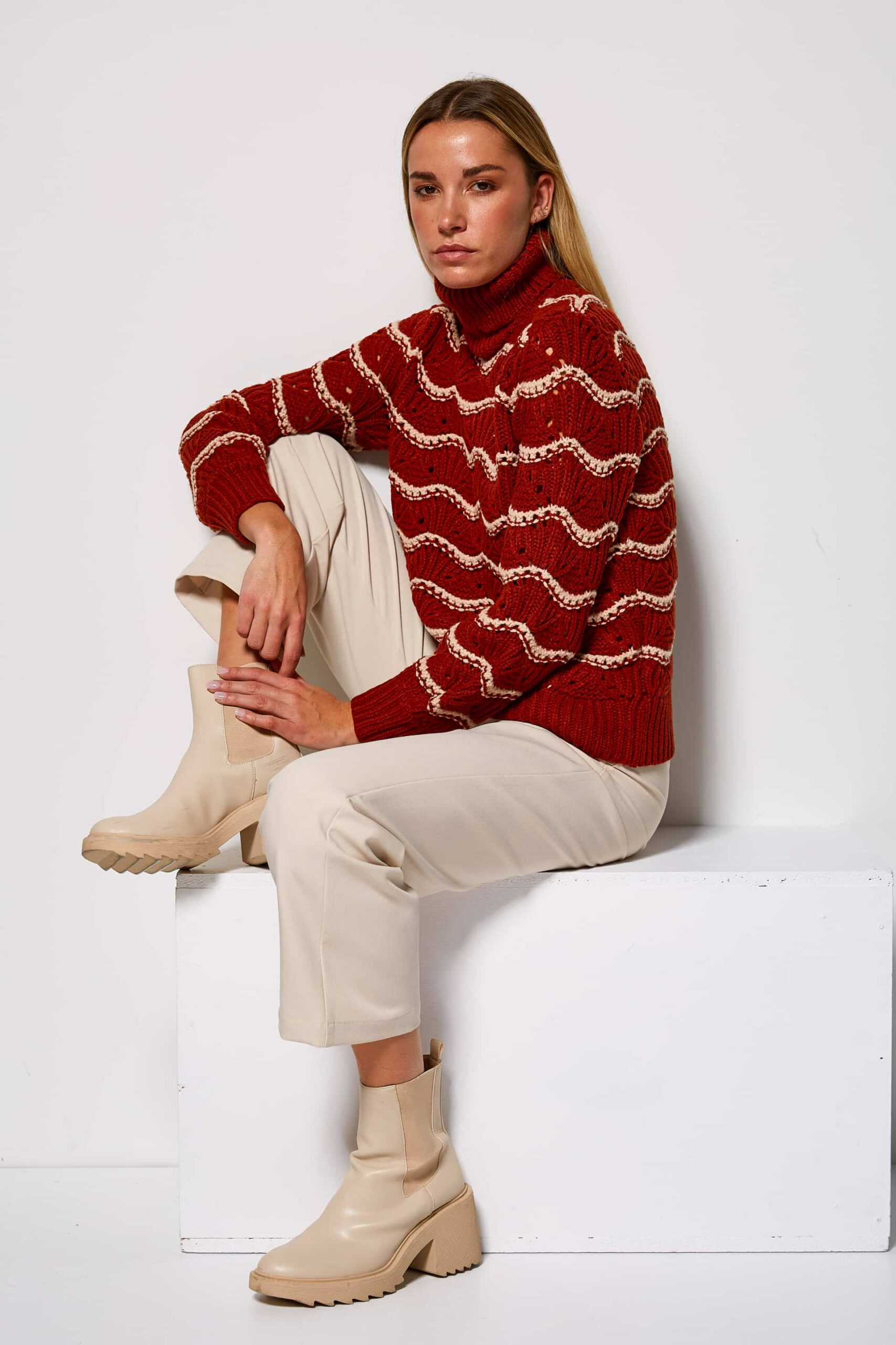 Wave design sweater