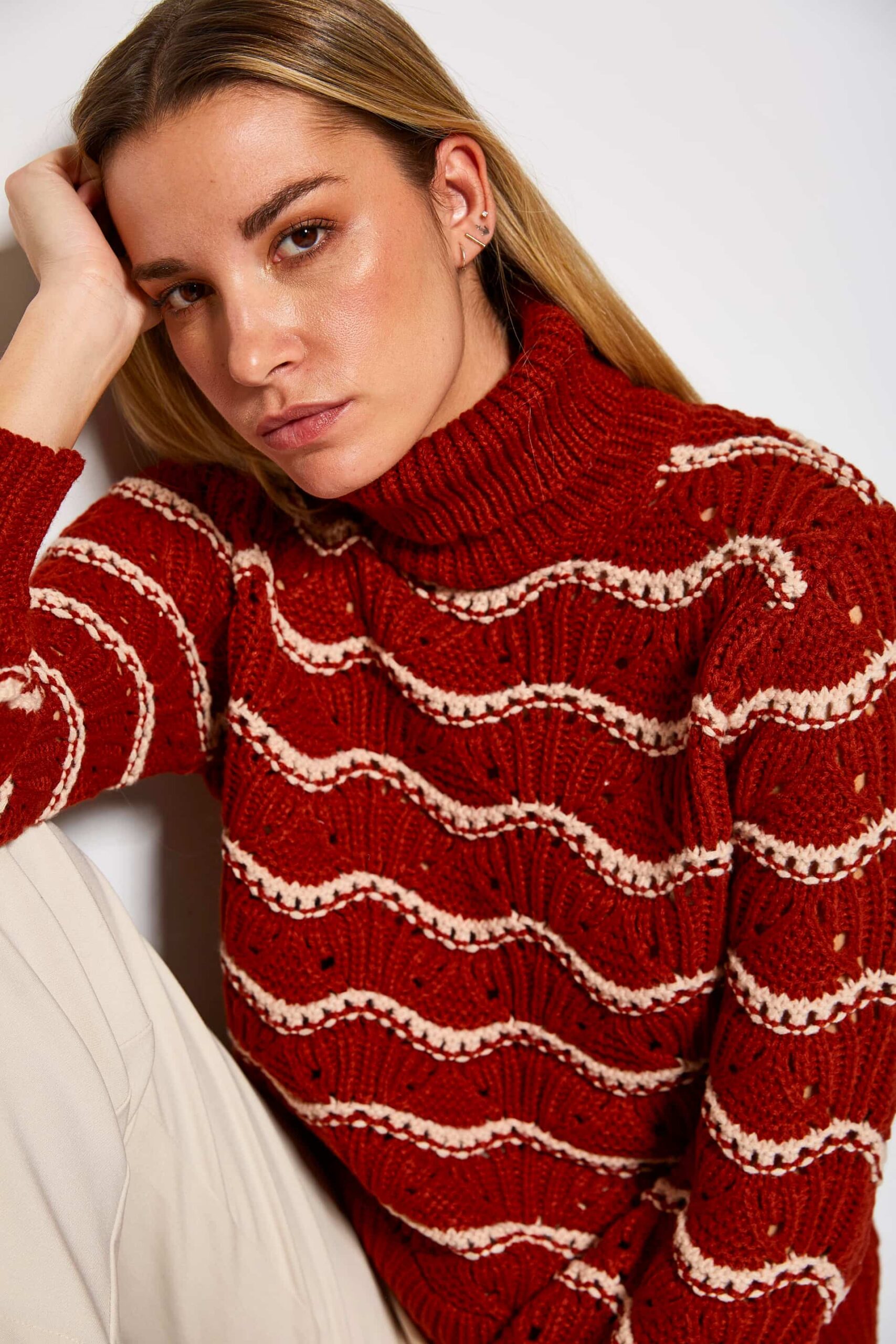 Wave design sweater
