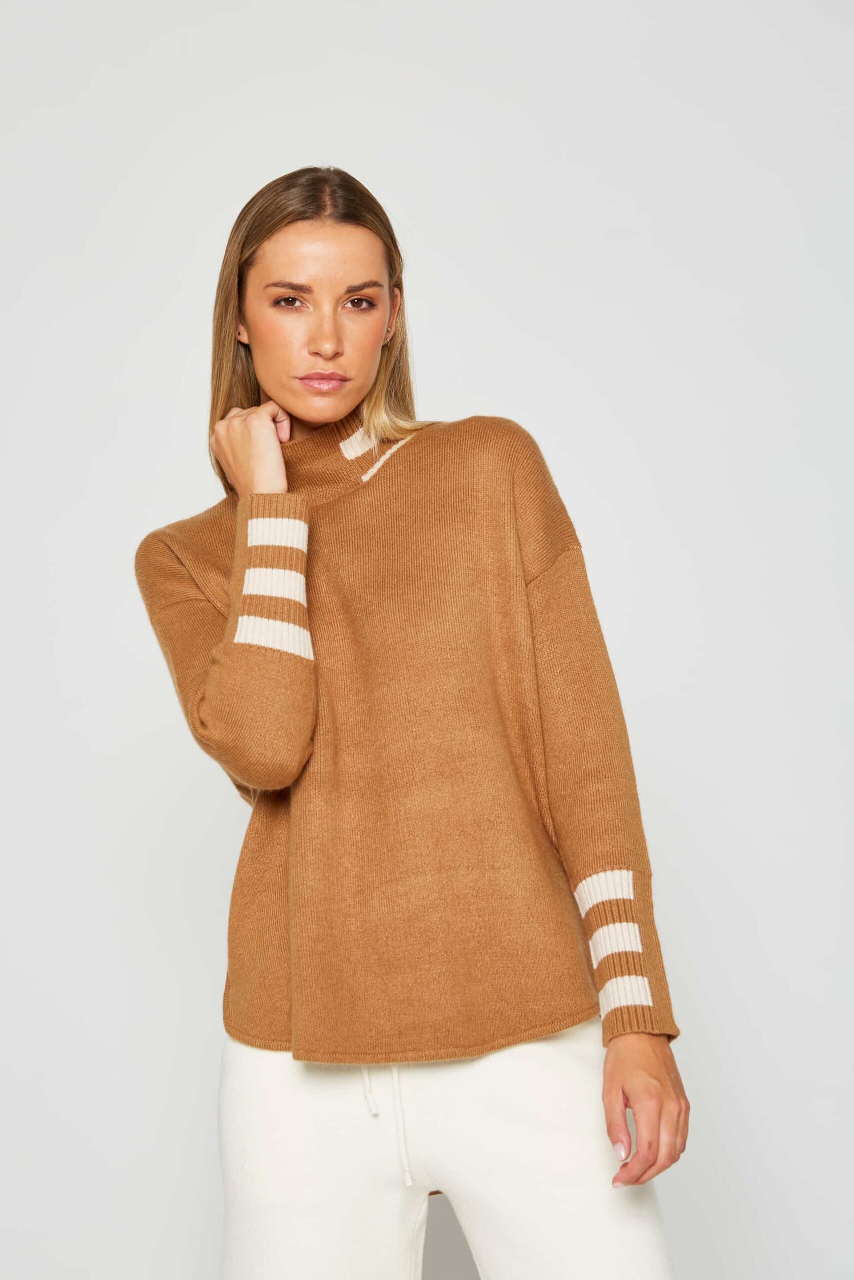 Sweater with stripe interior