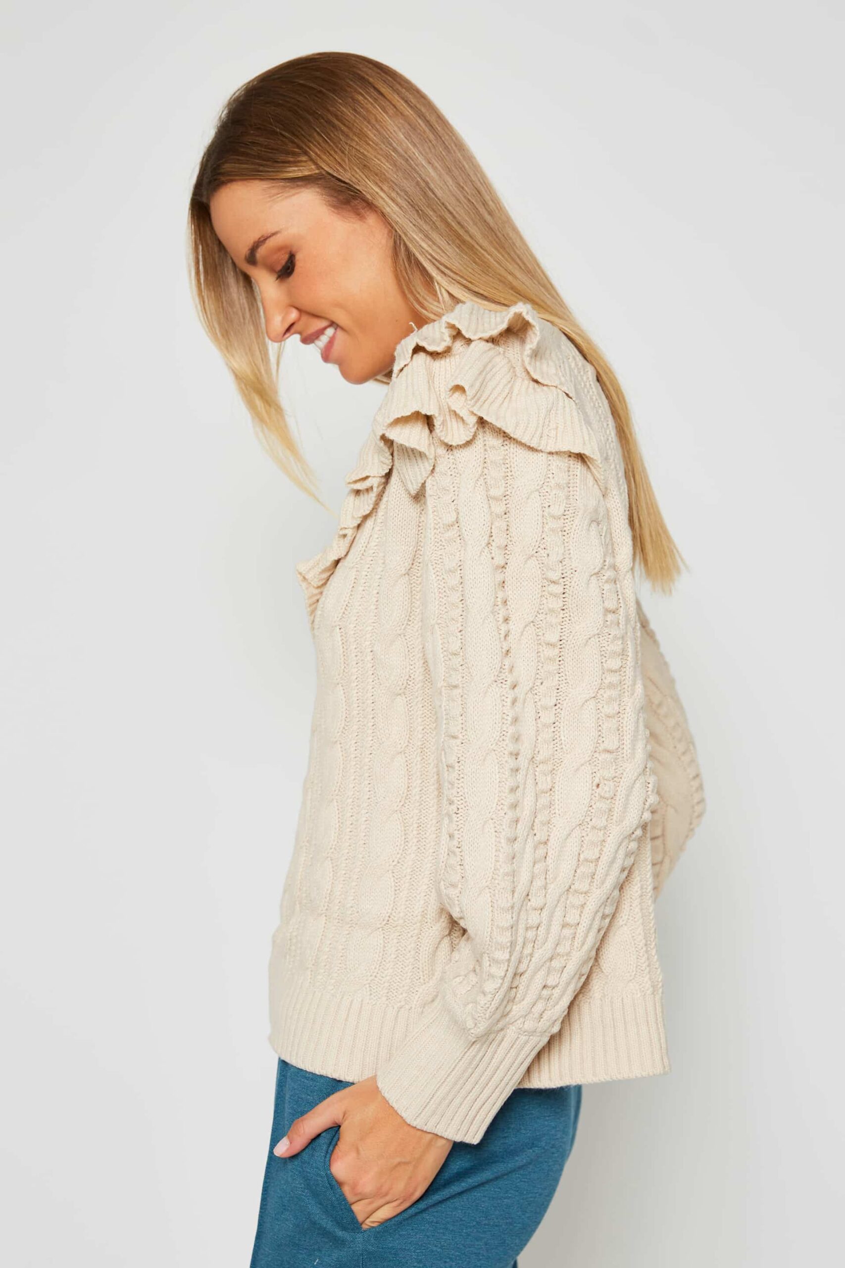 Braided sweater with ruffles