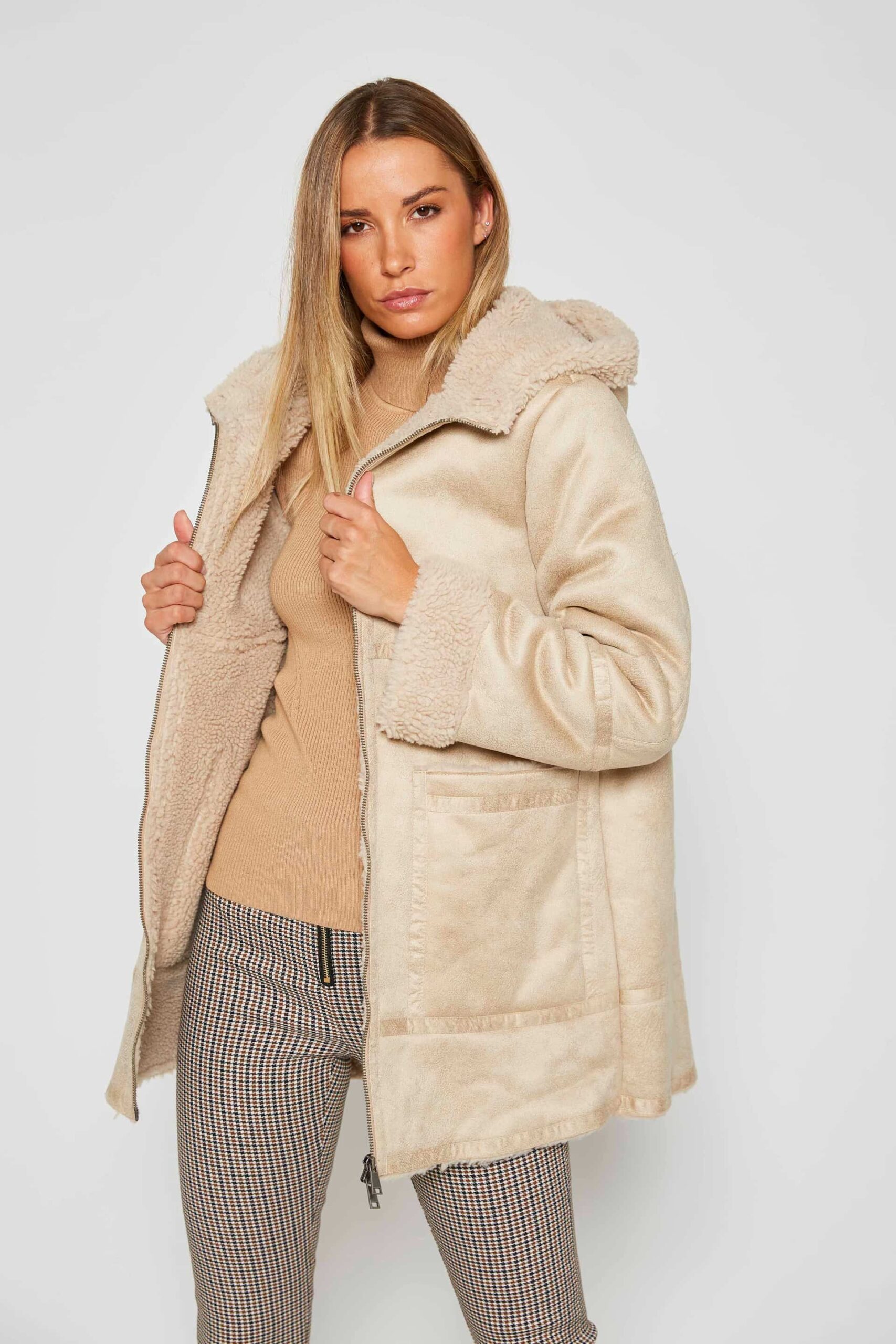 Double-sided coat combined with fleece