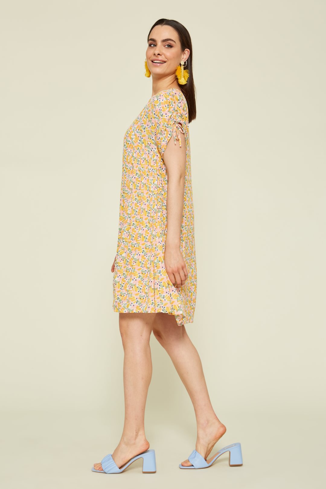 Short printed dress with gathering