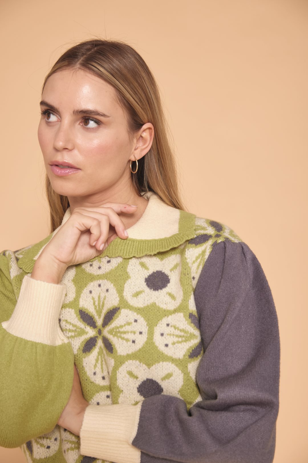 Contrasting sweater with jacquard
