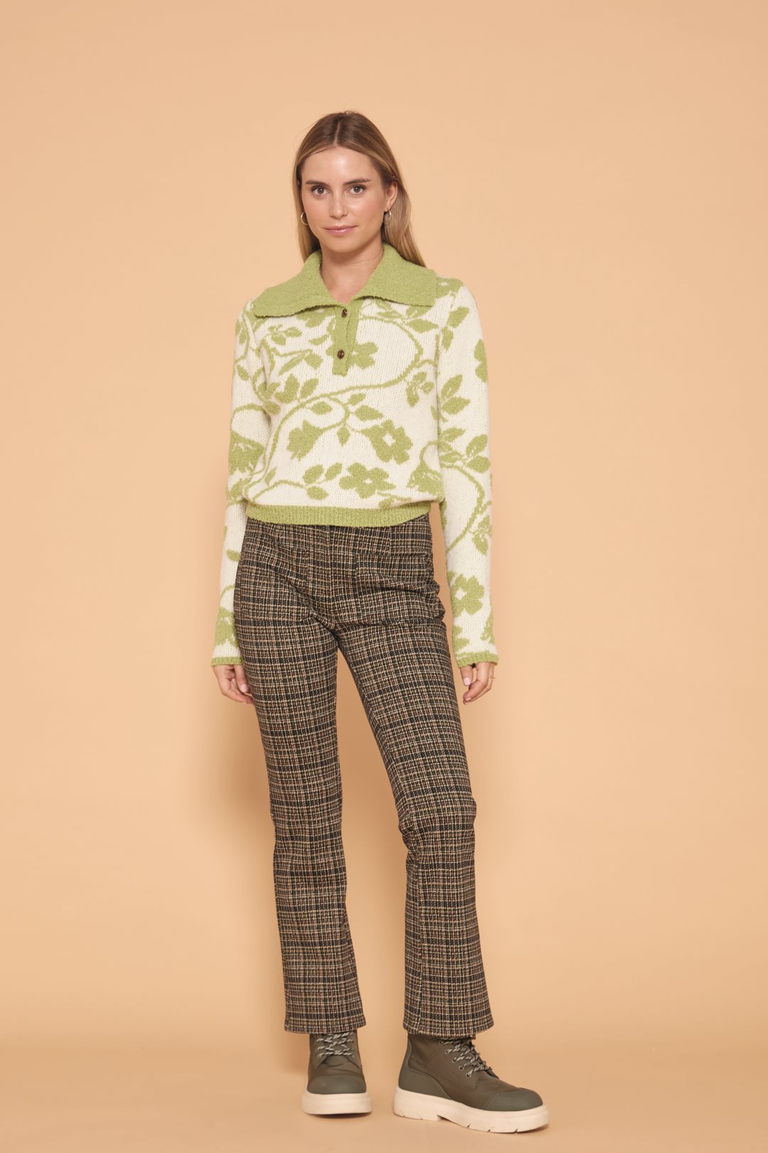 Cropped jacquard sweater with flowers
