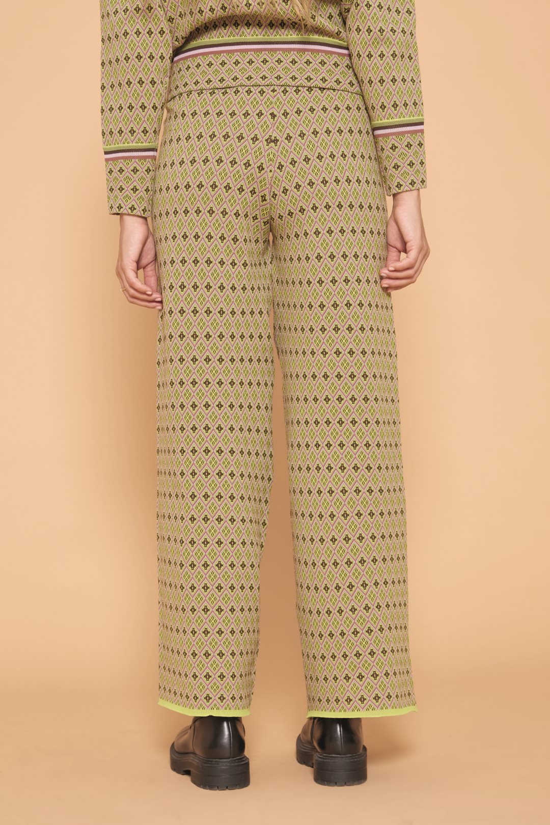 Wide geometric trousers