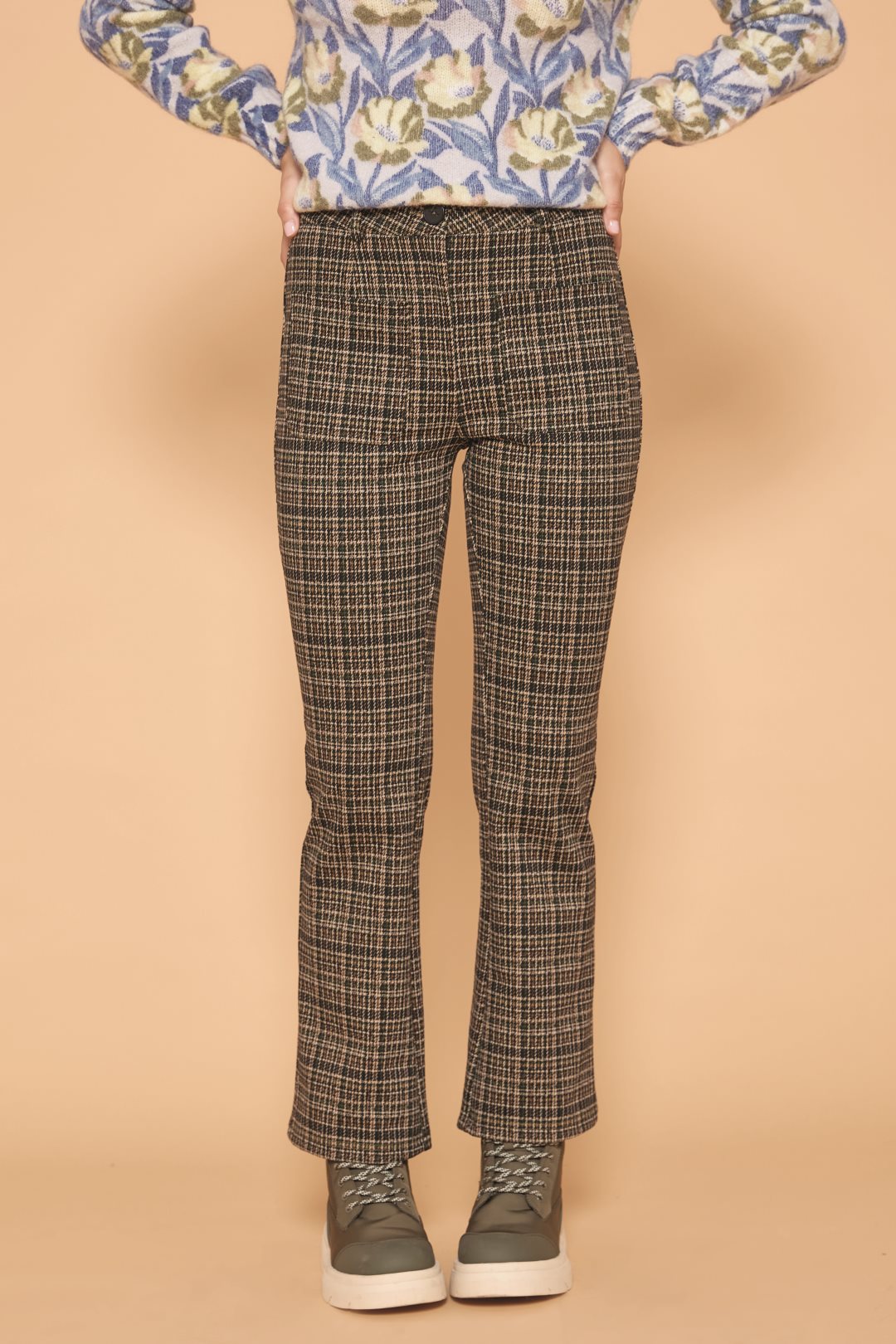 Flared knit trousers