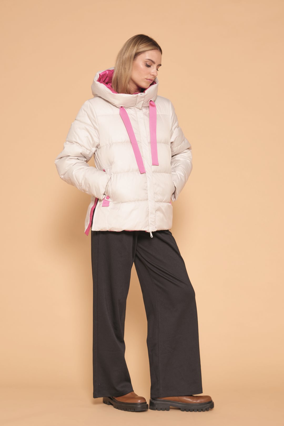 Parka with contrasting ribbon and lining
